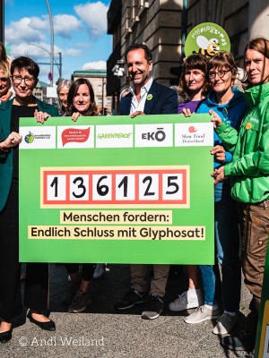 136.125 Unterschriften gegen Glyphosat